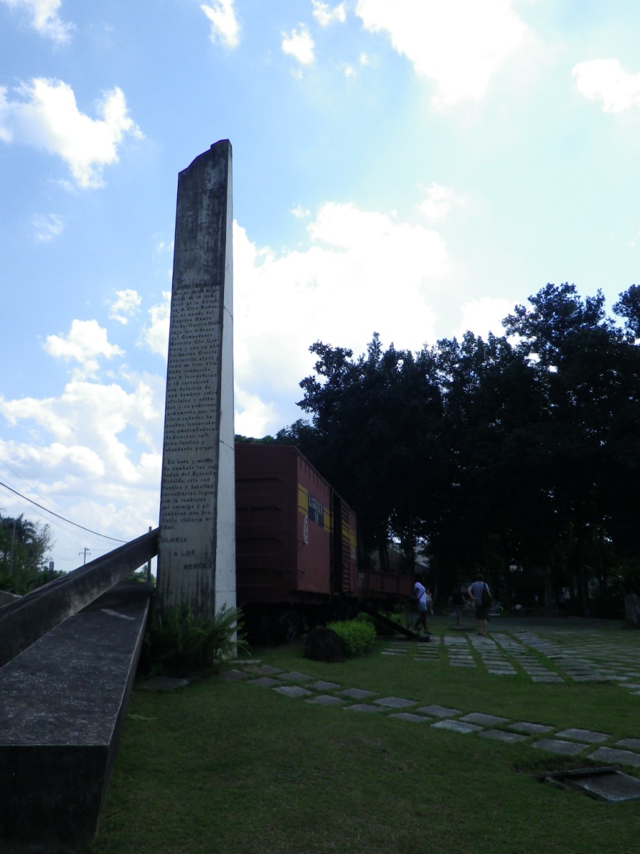 Monumento A Los Combatientes03.jpg